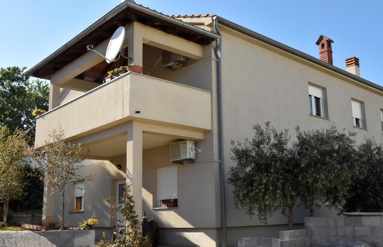 Simba 2 Apartma Pula
